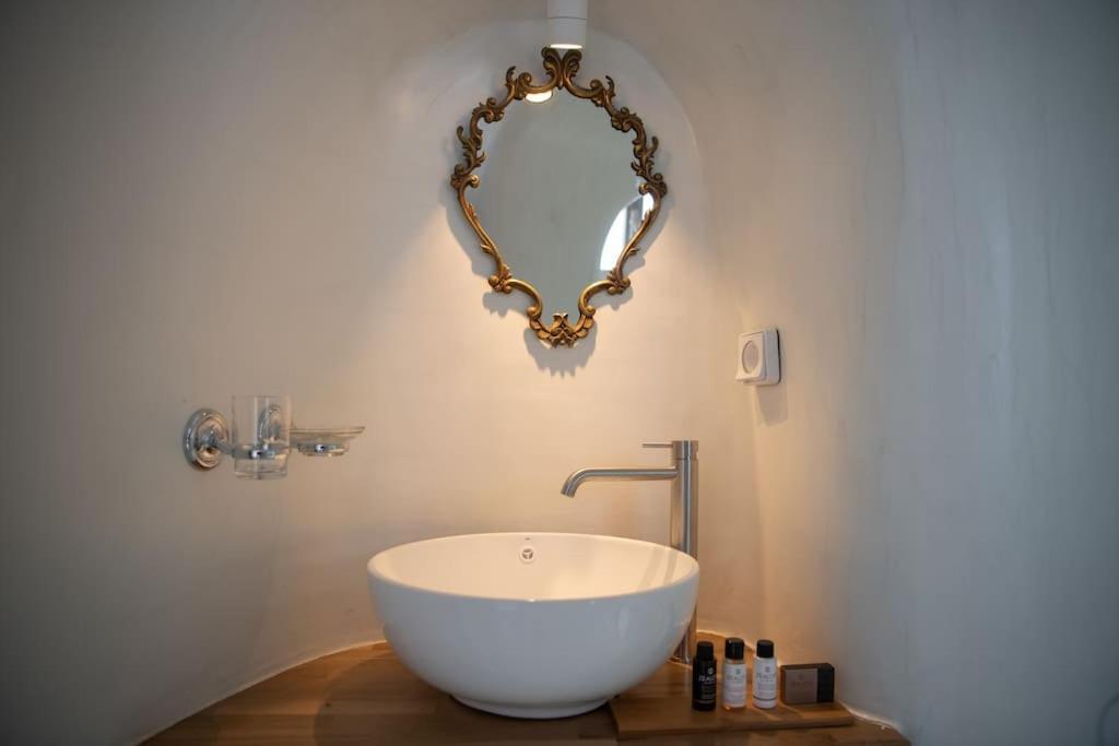 Astrea Suites "Ostria Cave Villa-Outdoor Jacuzzi" Ía Eksteriør bilde