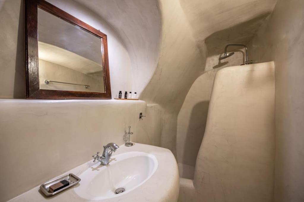 Astrea Suites "Ostria Cave Villa-Outdoor Jacuzzi" Ía Eksteriør bilde